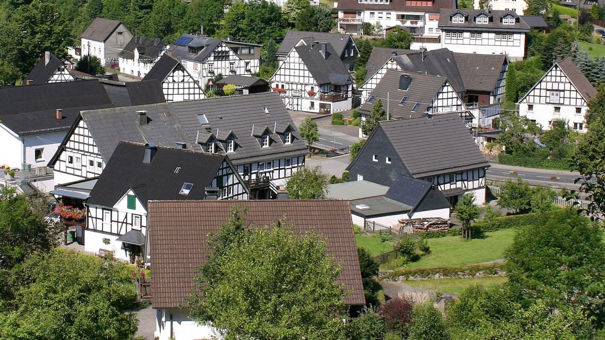 Ein Blick auf das Fachwerk-Dorf Kirchveischede. von privat