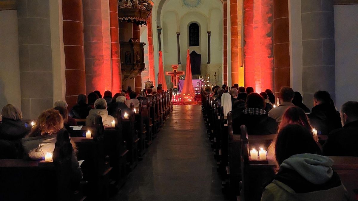 Viele Besucher kamen zum Taizé-Gebet in die St. Clemens-Kirche nach Drolshagen. von privat