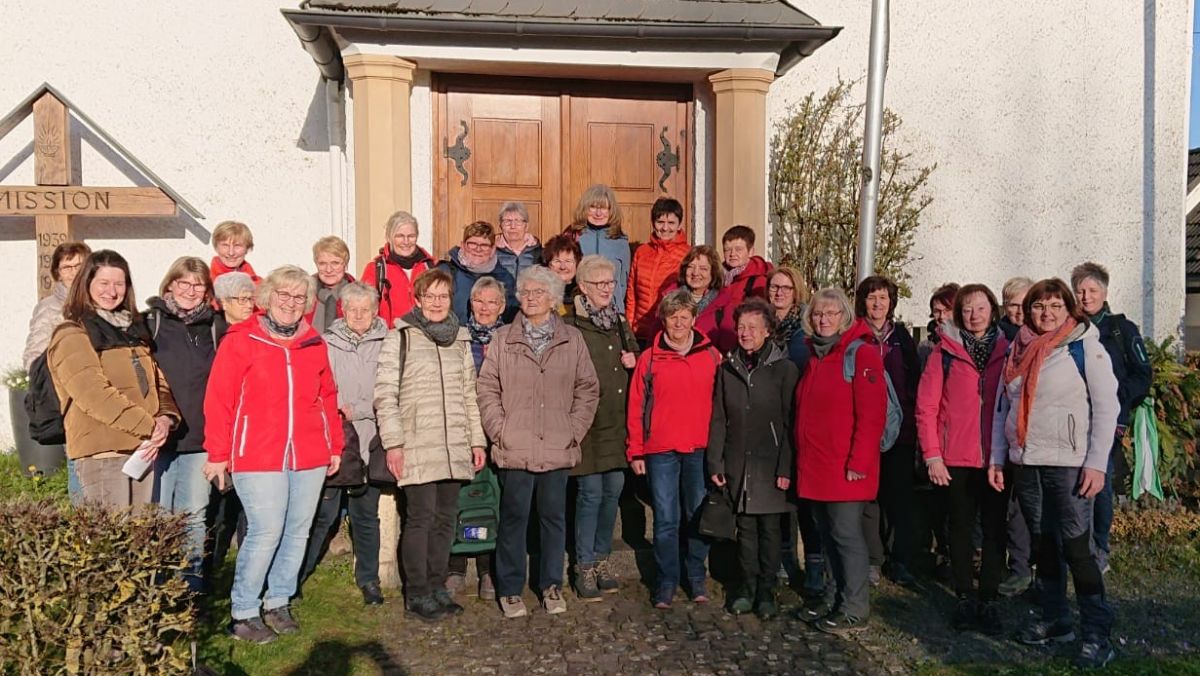 Die Beweg-Gottesdienste sollen viermal im Jahr stattfinden. Der ersten Einladung folgten 30 Frauen und wanderten von Elspe nach Sporke. von privat