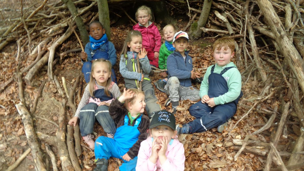 Bei der Familienwanderung können die Kinder toben und die Natur erforschen. von privat