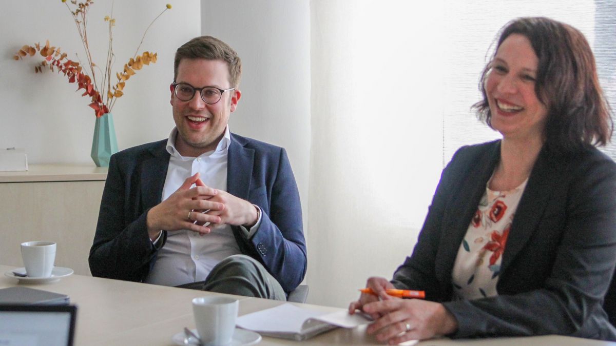MdB Florian Müller und seine Mitarbeiterin Tatjana Vente waren zu Besuch in der LokalPlus-Redaktion. von LokalPlus