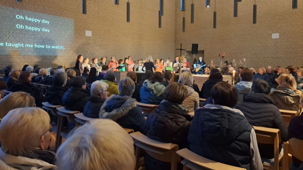 Etwa 200 Besucher kamen zur Nacht der Versöhnungen in die Heilig-Geist-Kirche Olpe. von privat