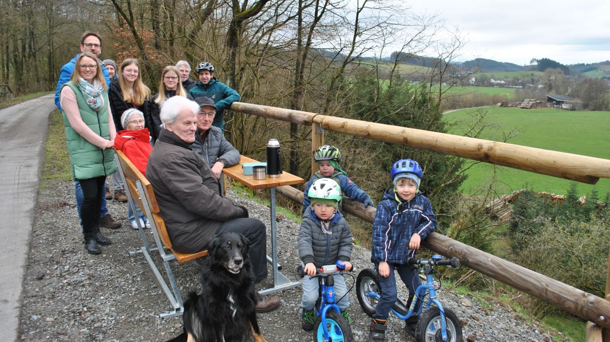 Die neue Sitzgarnitur hat ihre Feuertaufe bereits bestanden. von privat