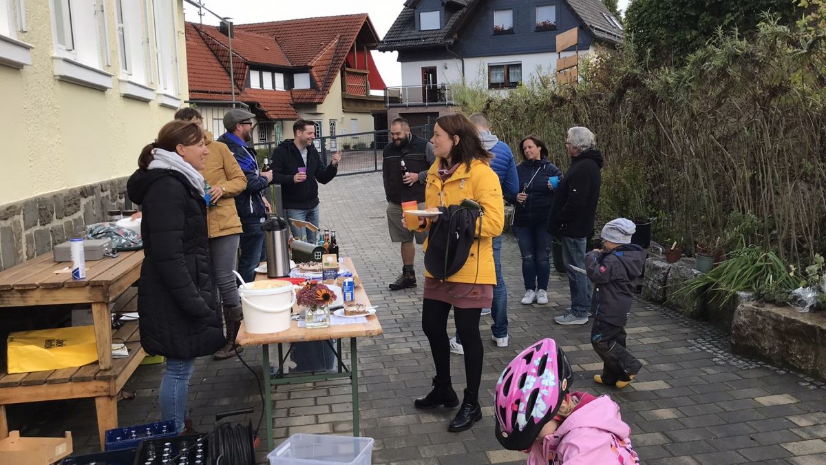 Das Ottfinger Dorfnest lädt zum Gartencafé und zur Pflanzentauschbörse ein. von privat
