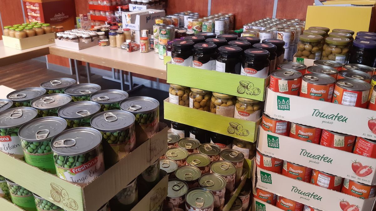 Am Mittwoch, 19. April, öffnet der Warenkorb wieder in der Sauerlandhalle in Altenhundem. von privat