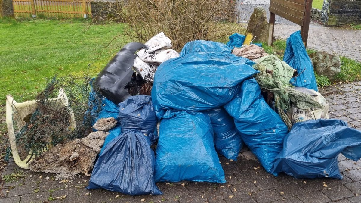 Das Resultat der Dorfreinigungsaktion in Neuenkleusheim. von privat