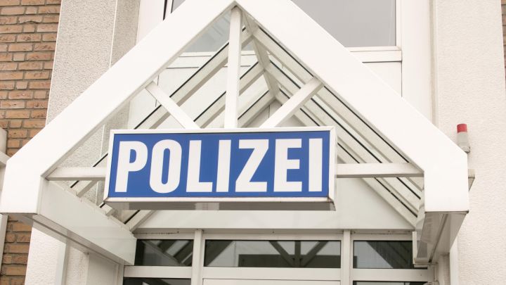 Polizei, Blaulicht, Einsatz, Polizeikontrolle, Symbol, Wache, Polizeiwache,