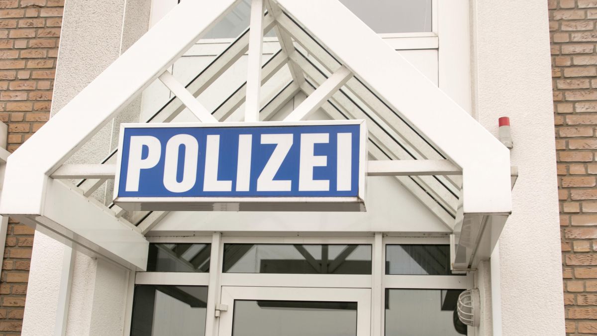 Polizeiwache, von Nils Dinkel