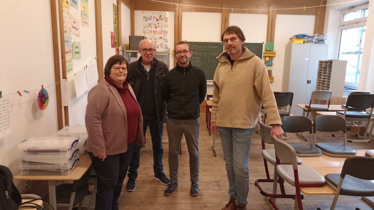 In der ZUE gibt es zwei Unterrichtsäume mit überwiegend gespendeten Materialien, in denen Kinder stundenweise unterrichtet werden. von privat