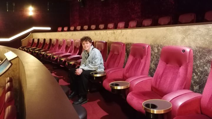Jonas Kaufmann besuchte das Attendorner JAC zu einer Vorstellung des Films „Himbeeren mit...