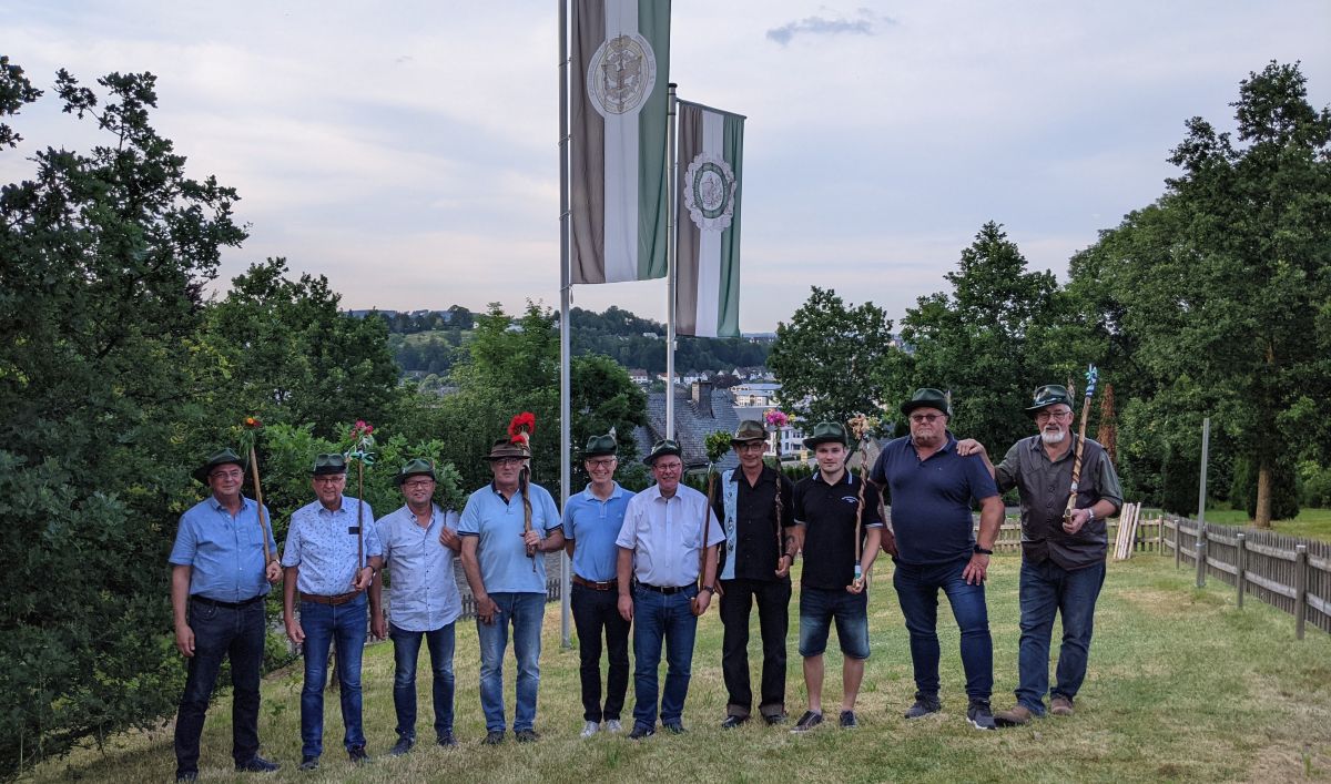 Der Friedhofsclub 2015 ist ein Attendorner Schießclub mit elf Mitgliedern. von privat