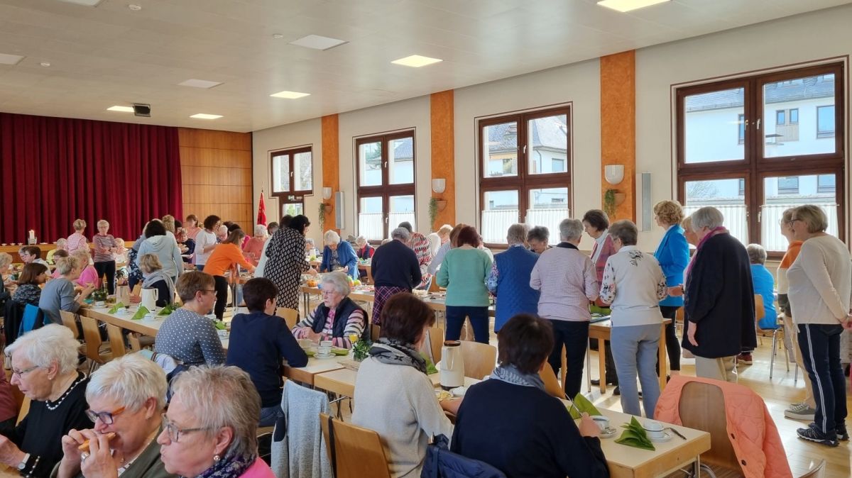 Beim gemeinsamen Frühstück und nach vielen Informationen entschieden die Meggener Frauen: Wir bleiben im kfd-Bundesverband. von privat