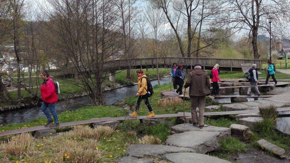 Die Gruppe WandergenussPur hat die Wandersaison mit einem Besuch in Saalhausen eröffnet. von privat