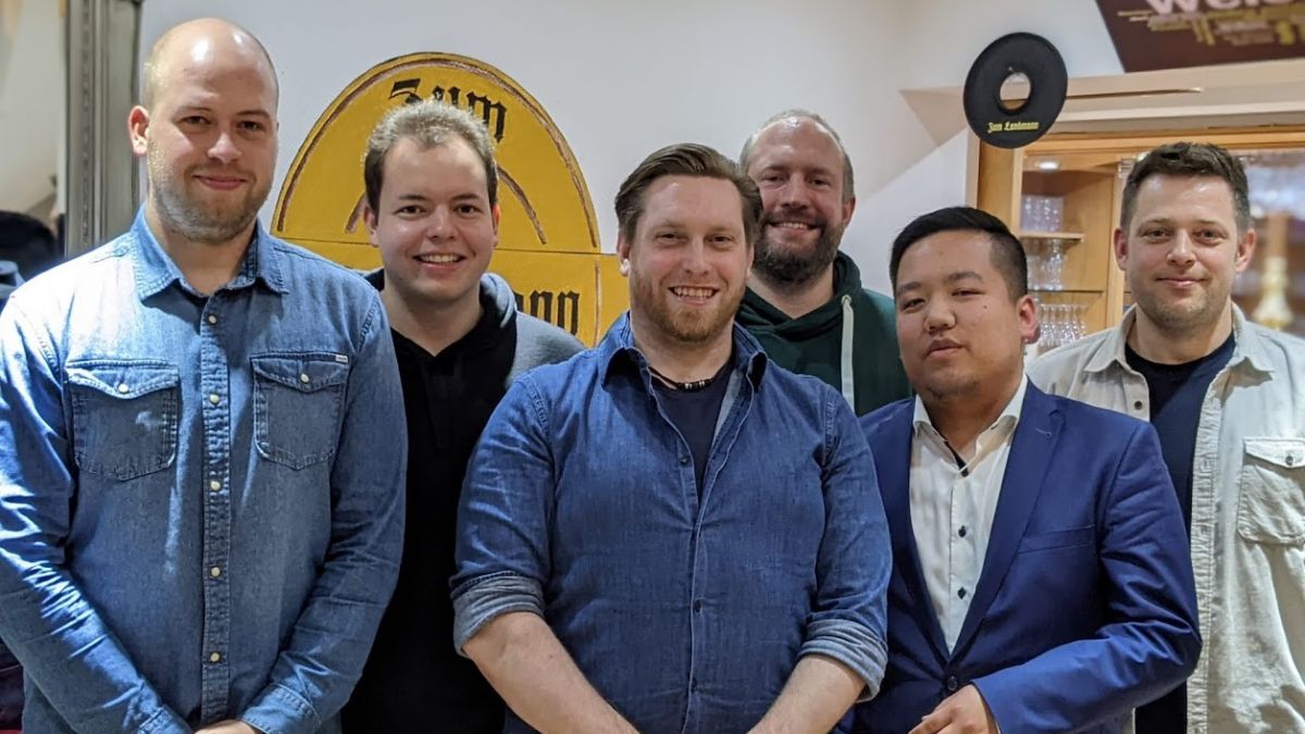 Jonas Wurm (2. Vorsitzender), Jan Stahlhacke (Ressort Halle & Jugend), Sebastian Stracke (ehem. Vorsitzender), Matthias Ernst (Schriftführer), Marius Gwiasda (1. Vorsitzender) und Tobias Keller (Kassierer). von privat