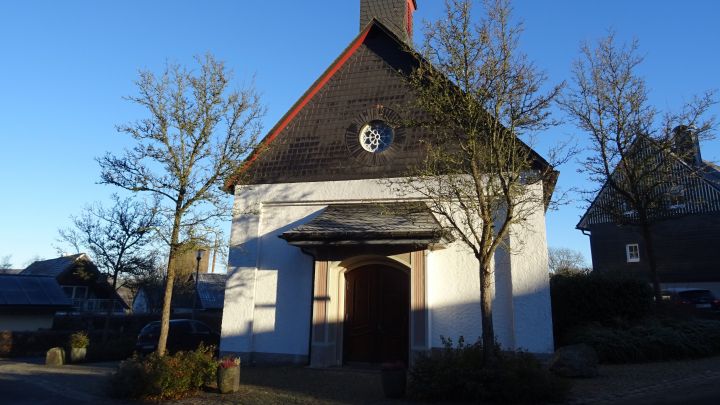 Die Johannes-Kapelle in Thieringhausen.