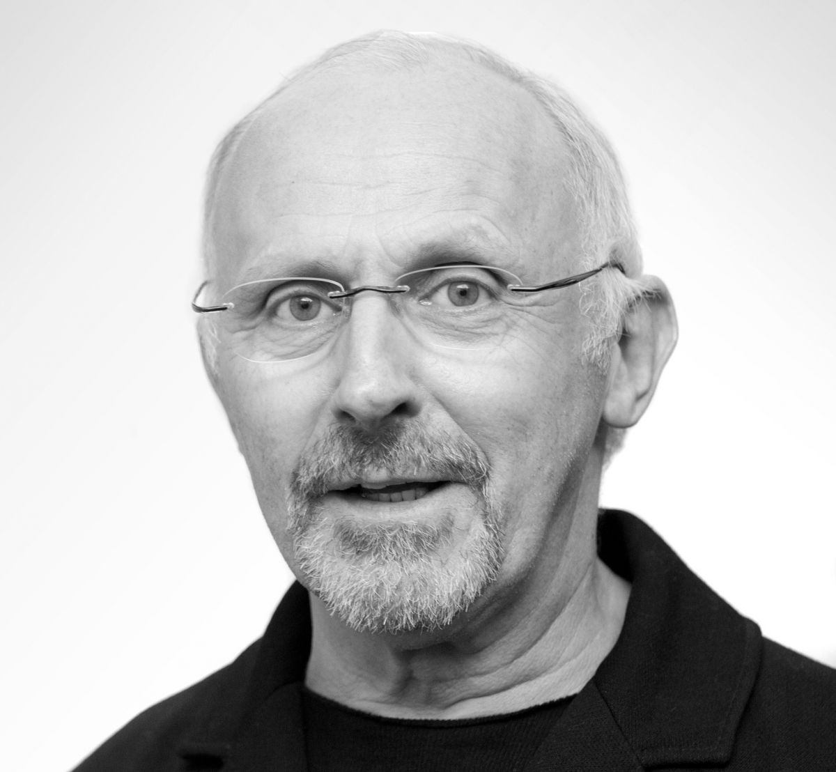 Der ehemalige Pfarrer von St. Maria im Kapitol und St. Maria in Lyskirchen in Köln, Matthias Schnegg, referiert beim Hospizforum in Altenhundem. von privat