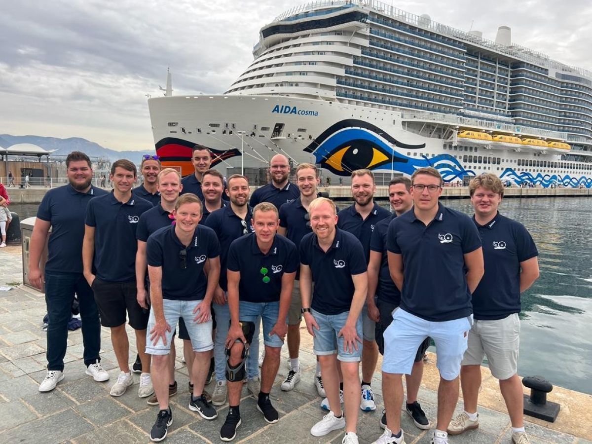 Eine Kreuzfahrt auf der „dicken“ Aida Cosma passte perfekt zum KC Nimm Die Dicke. von privat