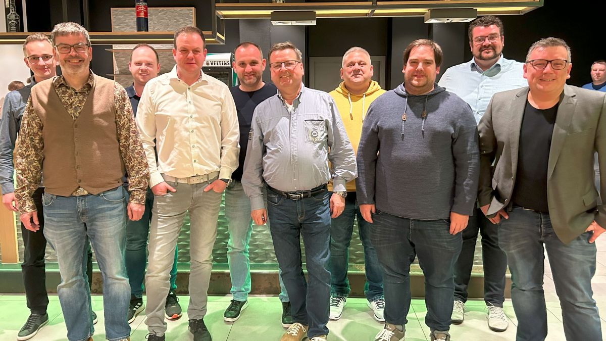 Die Wiedergewählten (v.l.): Jannick Tillmann, Michael Peuker, Fabian Schöttler, Christian Henninger, Alexander Henninger, Dirk Atteln, Ralf Tillmann, Philipp Schulte, Philipp Aßhoff, Sebastian Hatzfeld. Nicht im Bild: Kevin Mennekes und Christopher Schulte. von privat