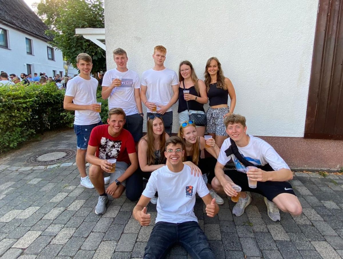 Der EinfachNurKegelclub kennt sich schon von klein auf. von privat