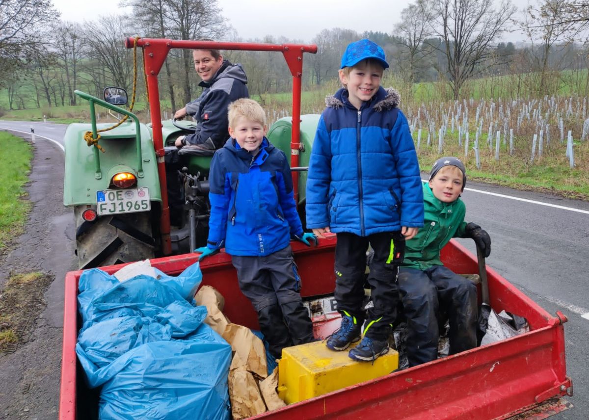 Müllsammelaktion in Husten von privat