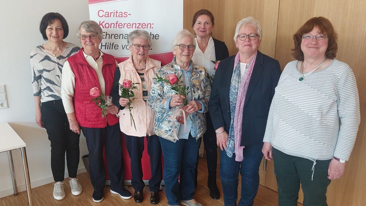 Von links: Mechthild Tilke,  Cilly Becker,  Helga Wiese, Luise Thöne, Beata Steringer, Conny Behrens und Elisabeth Völse. von Karola Wessollek