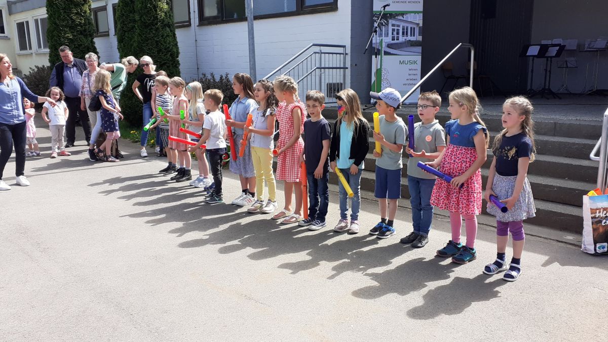 Zum Frühlingskonzert lädt die Musikschule Wenden ein. Auch die jüngsten Musikschüler zeigen ihr Können. von privat