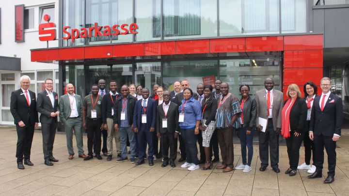 Die Sparkasse begrüßt Delegationsbesuch aus Ghana und Gambia.