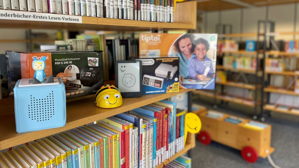 Die Bibliothek der Digitalen Dinge steht bald in der Stadtbibliothek zur Verfügung. von Kreisstadt Olpe