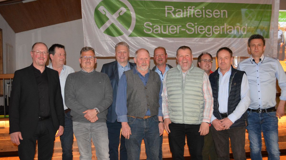 Der Vorstand und Aufsichtsrat der Raiffeisen Sauer- Siegerland. von privat