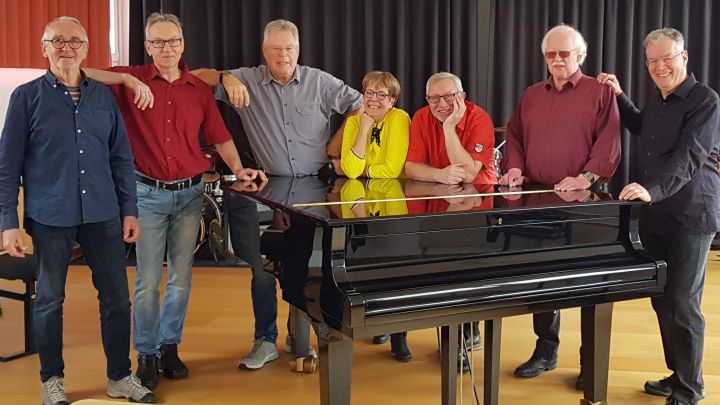 Die Band 60+ spielt wieder live und möchte ihr Publikum mitreißen.