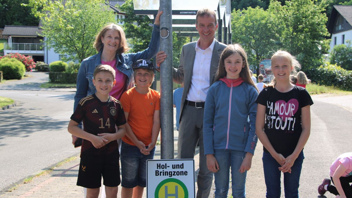 Sicherer Schulweg zu Fuß: Erste Hol- und Bringzone in Gerlingen eröffnet