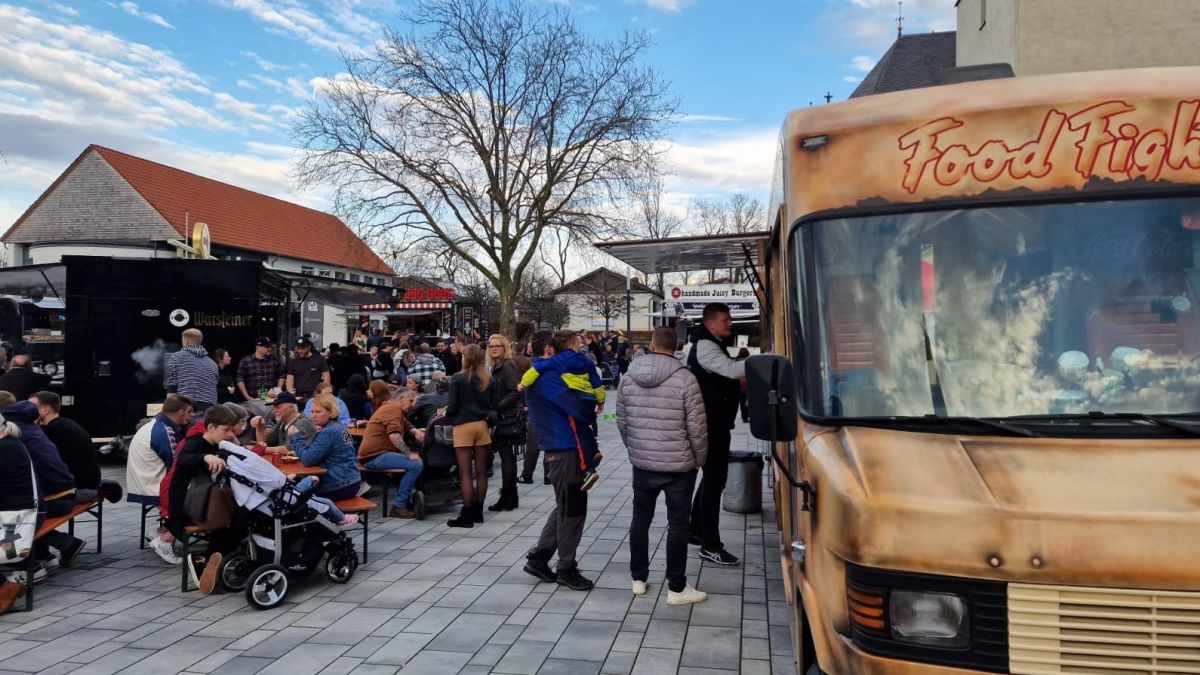 Auf dem Marktplatz in Drolshagen findet das Streetfoodfestival statt. von privat