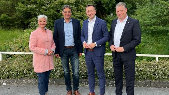 Von links: Anke Fuchs-Dreisbach MdL (stellv. Bezirksvorsitzende), Dr. Peter Liese MdEP, Paul...
