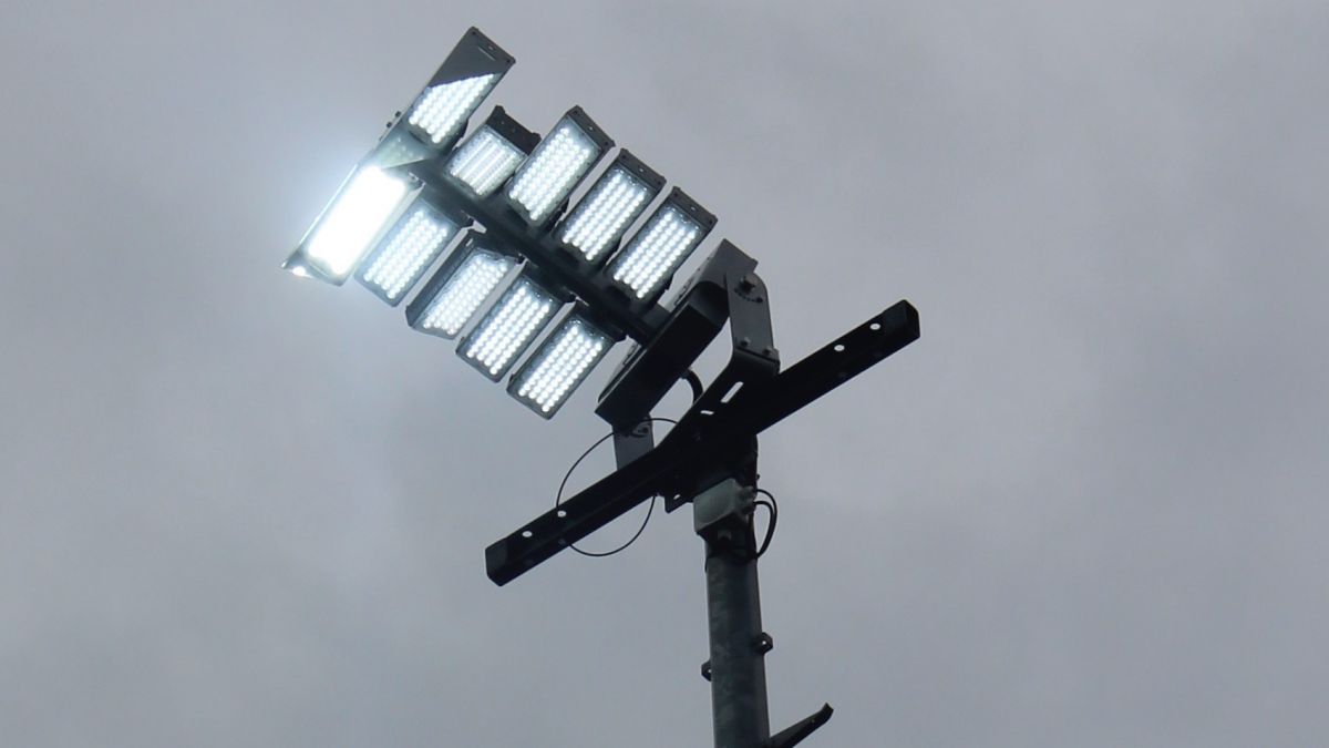 Unter anderem wird die SV-Arena in Dahl inzwischen von einer neuen LED-Flutlichtanlage ausgeleuchtet. von privat