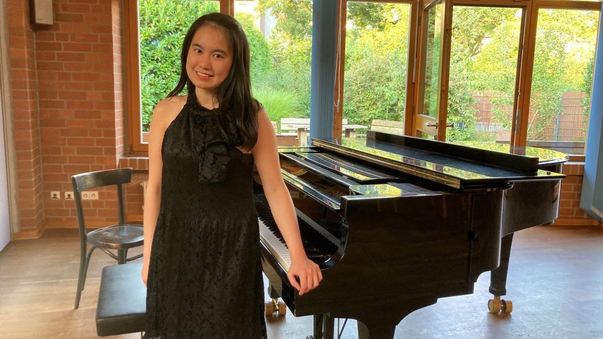 Kristi Natalie ist eine der neuen Lehrkräfte an der Musikschule Attendorn. von privat