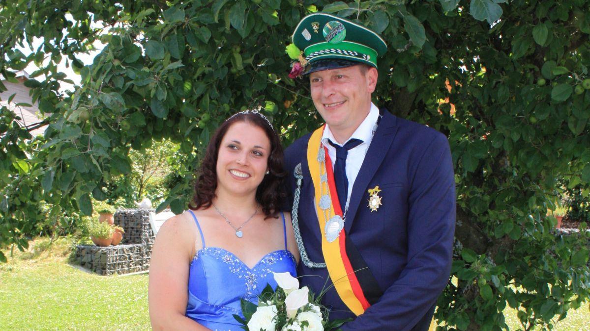 Am Wochenende endet die Amtszeit des amtierenden Königspaars Daniel und Marina Szostak der St.-Elisabeth-Schützen. von privat