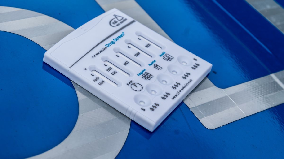 Symbolfoto Drogentest von Nils Dinkel