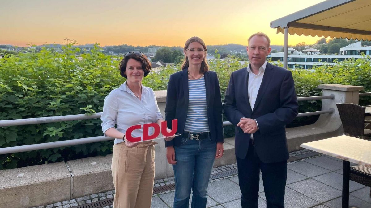 Die CDU-Vorsitzende Dr. Friederike Brodhun (Mitte) mit Stellvertreter Thorsten Henze und Schriftführerin Kirsten Wurm. von privat