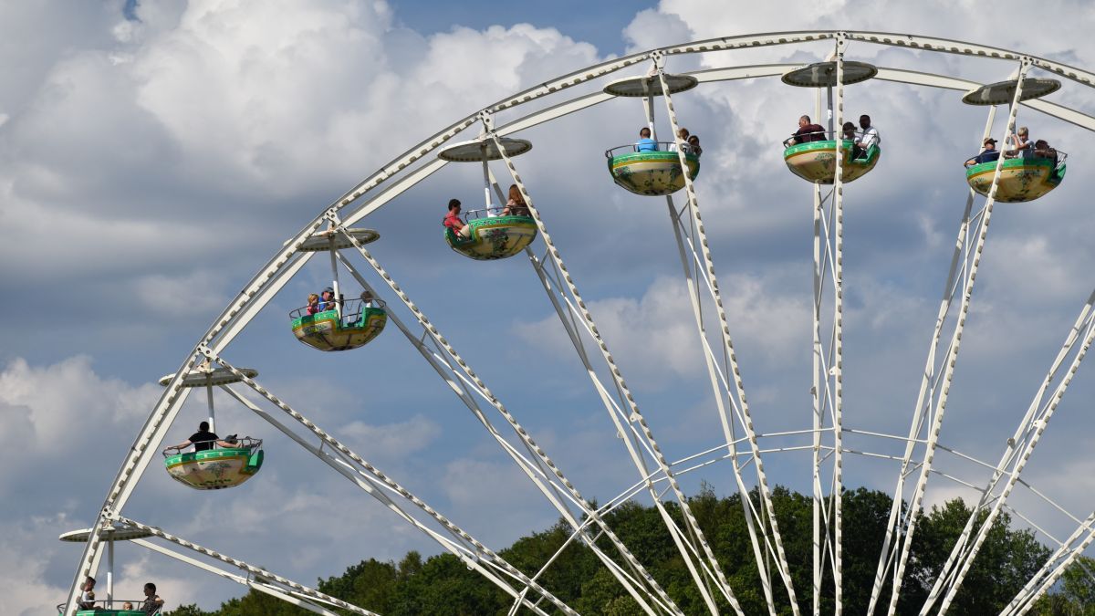 In rund einem Monat dreht sich in Wenden wieder das Riesenrad. von Gemeinde Wenden