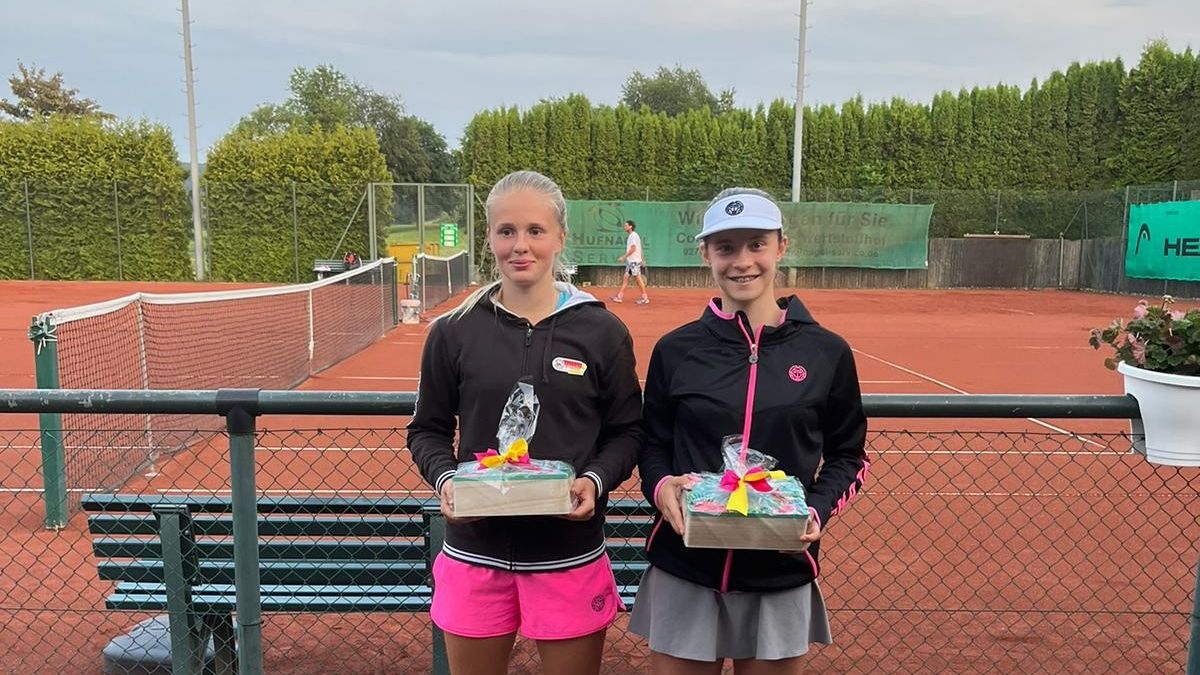 Die Finalistinnen Ariane Paulus (l.) und Maja Abraham (r.) von privat