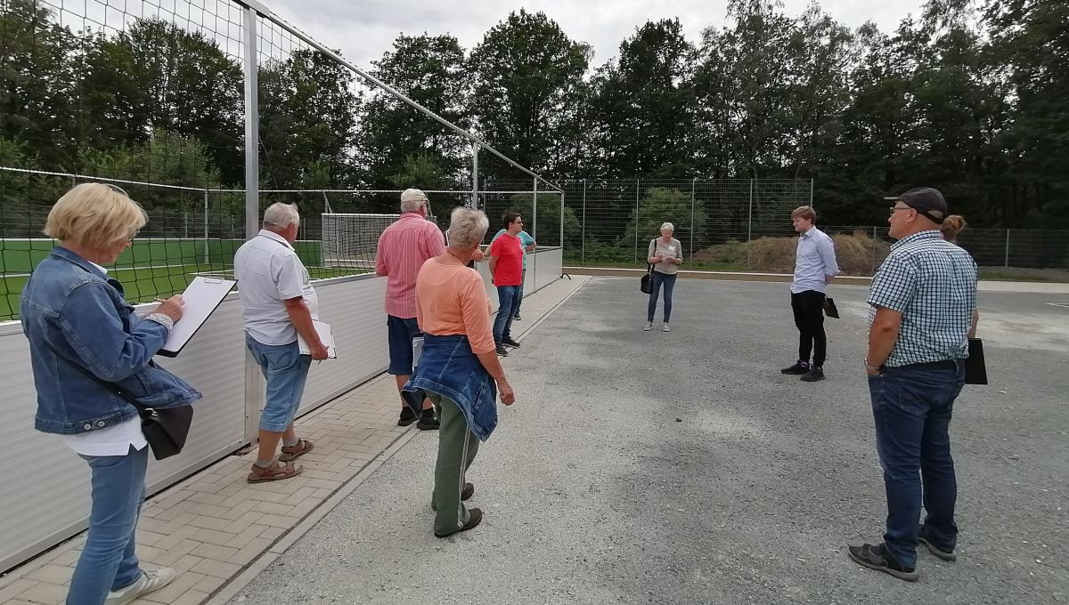 Die Jury unterwegs in Ostentrop. von Gemeinde Finnentrop