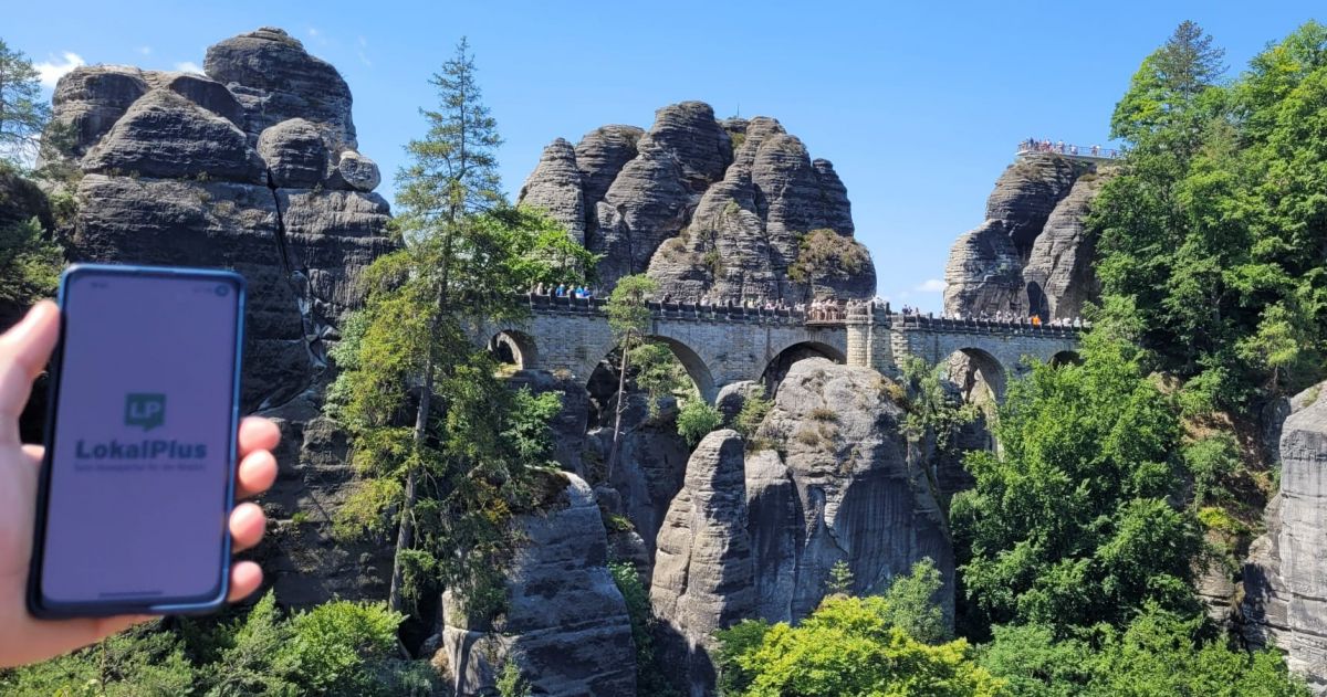 Familie Schröder hat LP mit zur berühmten Basteibrücke in Rathen genommen. von privat