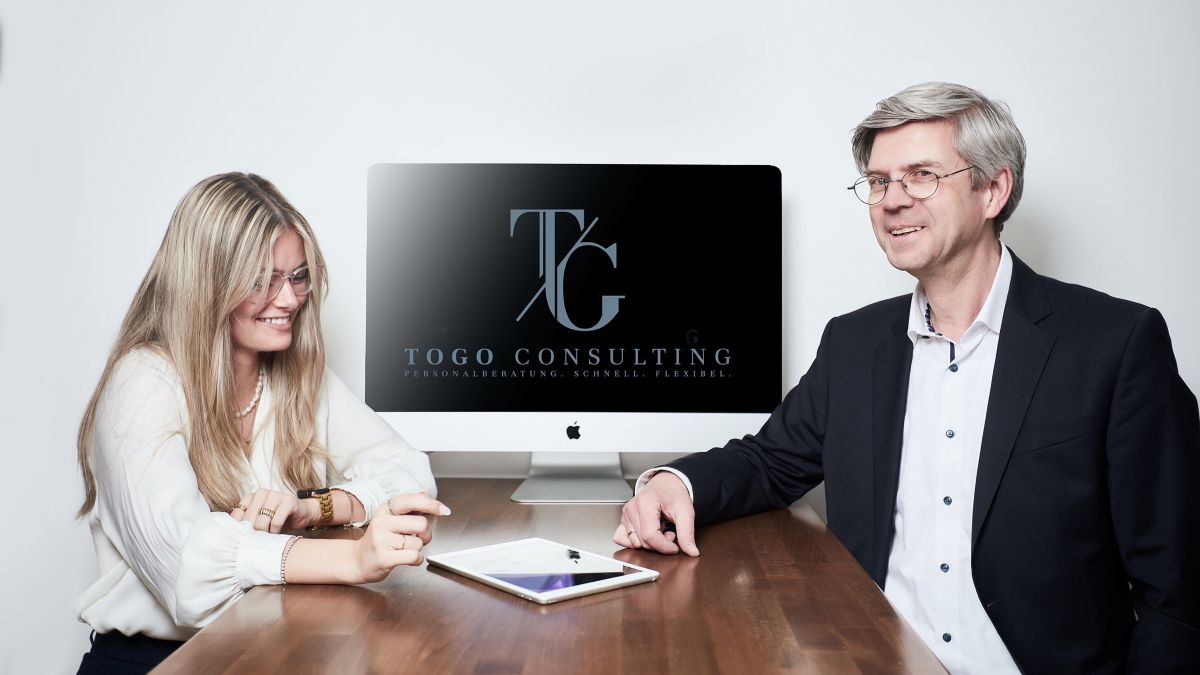 Kristina Gostynar und Stefan Tofote sind Personalexperten und beraten Unternehmen kompetent in allen HR-Fragen. von Gerrit Cramer