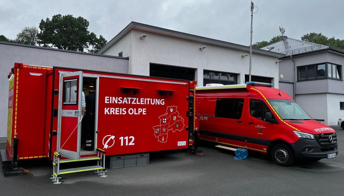 Feuerwehr Abrollbehälter Einsatzleitung des Kreises Olpe von privat