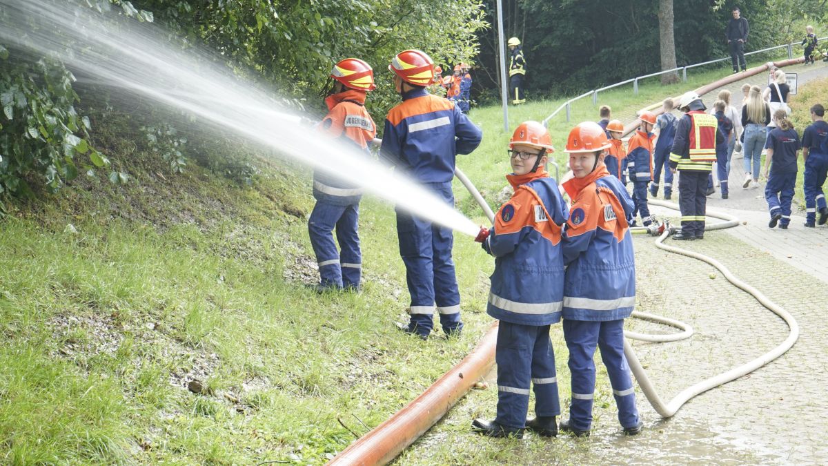 140 Jugendliche übten bei verschiedenen Szenarien den Ernstfall. von Jonas Johannes