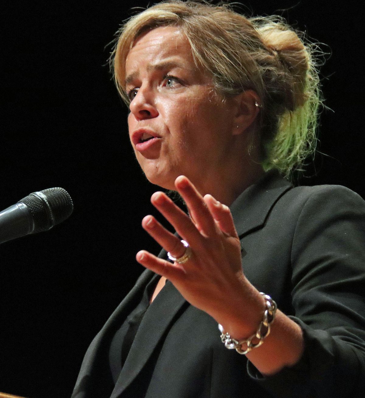NRW-Wirtschafts- und Energieministerin Mona Neubaur. von Rüdiger Kahlke