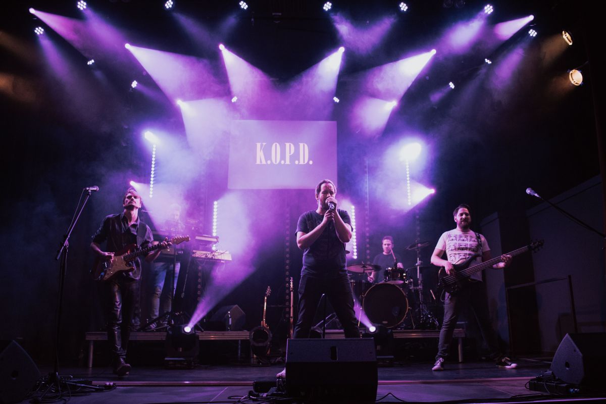 Auch die Band Knocking on Pennys door tritt in Grevenbrück auf. von privat