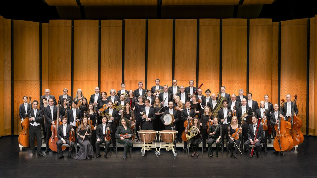 Das Konzert der Philharmonie Südwestfalen ist vom Marktplatz in die Schützenhalle Grevenbrück verlegt worden. von Stefan Armbrust