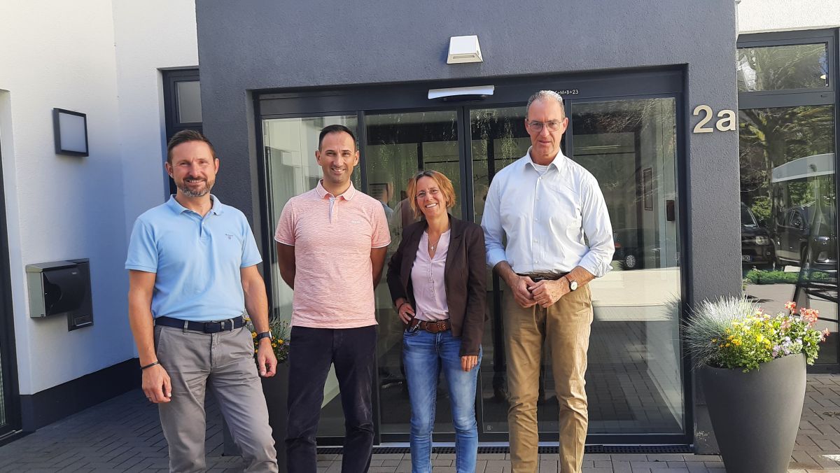Bürgermeister Bjrön Jarosz (li.) und der Landtagsabgeordnete Jochen Ritter (re.) besuchten das Focus Wohnhaus, Silvio Barthel (focus-Gesamtleitung) und Rebecca Köster (Hausleitung) führten die beiden Herren rum. von privat