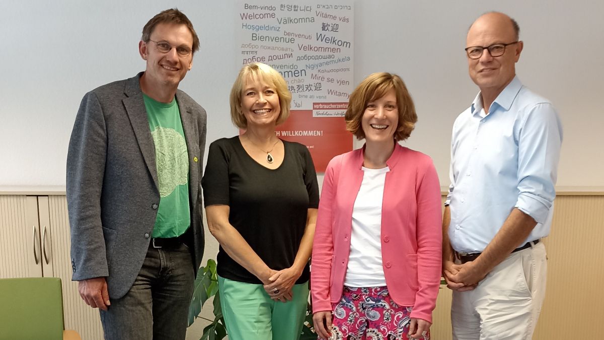 Dr. Gregor Kaiser, Karin Sopart, Anne Hausmann und Wolfgang Schuldzinski (von links). von privat